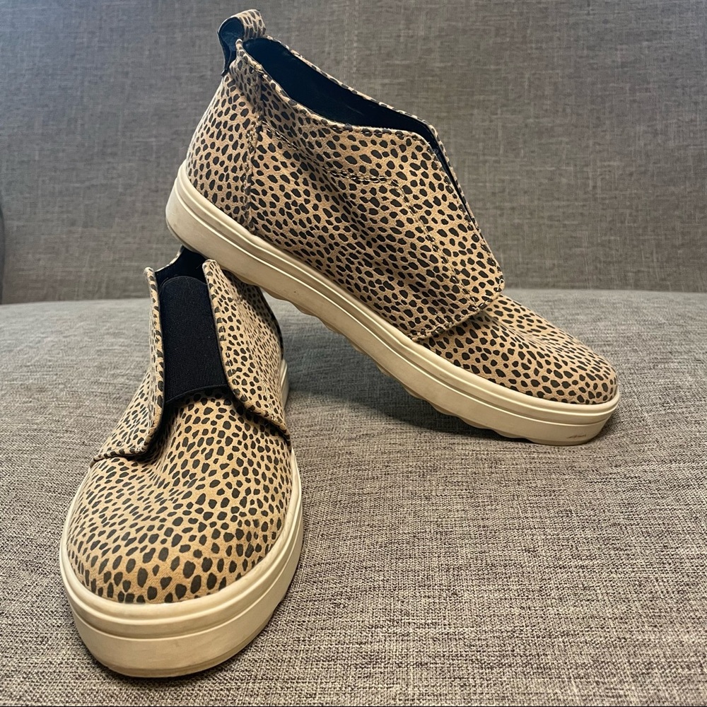 Universal Thread Lillian Leopard Microsuede Slip On Sneakers W8